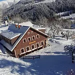 U Novotnych Gæstehus 2*