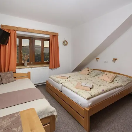 尤纳纹勒奇旅馆 2*