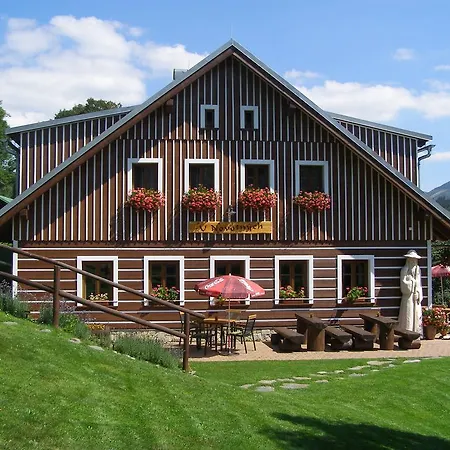 尤纳纹勒奇旅馆 招待所 Špindlerŭv Mlýn