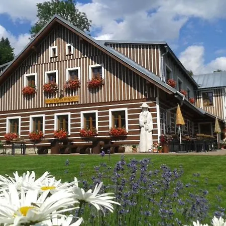 尤纳纹勒奇旅馆 Špindlerŭv Mlýn